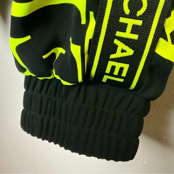 Michael Kors Newsprint Logo Cady Joggers Style #MU93H67BSG - Picture 11 of 13